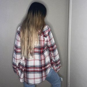 Women’s long-sleeve flannel